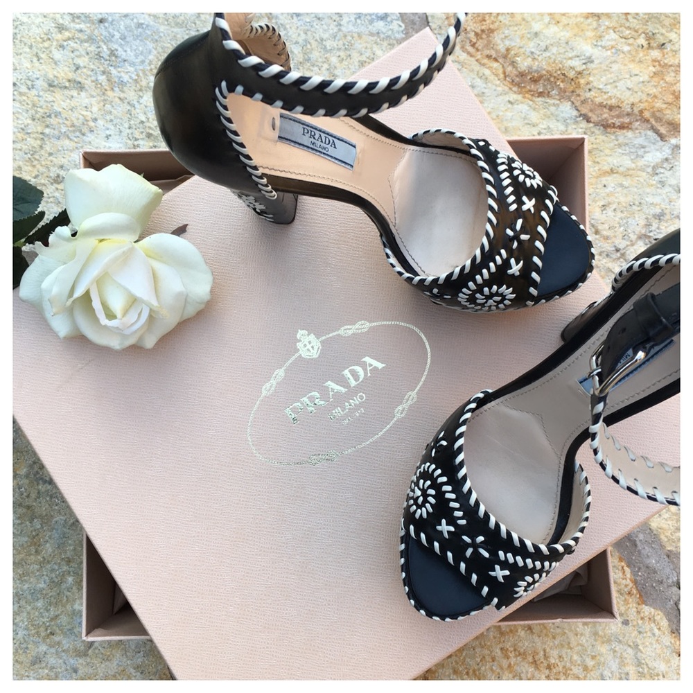🎉PRADA EMBROIDERED PLATFORM BLACK SANDAL - Picture 1 of 8