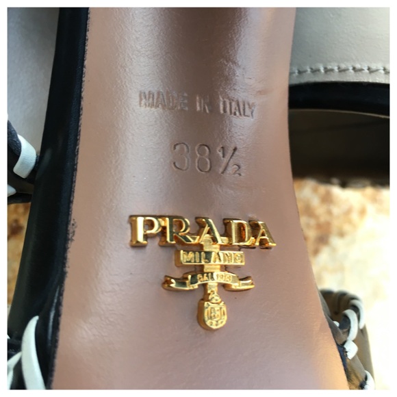 🎉PRADA EMBROIDERED PLATFORM BLACK SANDAL - Picture 5 of 8