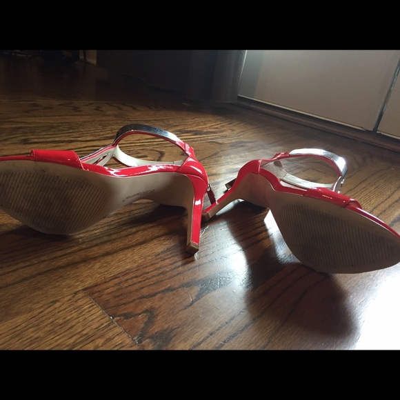 Hot patent leather red and silver heels - Picture 4 of 4