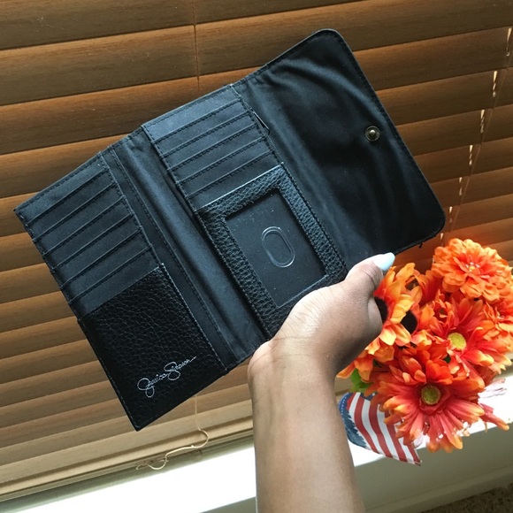 JESSICA SIMPSON WALLET🎀 NEGOTIATIONS WELCOMED - Picture 4 of 4