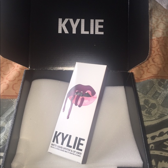 Kylie Lip Kit Kourt K