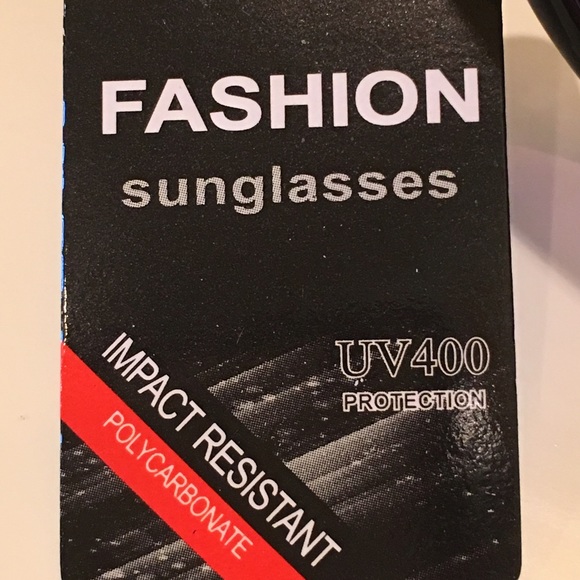 April Spirit Sunglasses - Picture 3 of 3