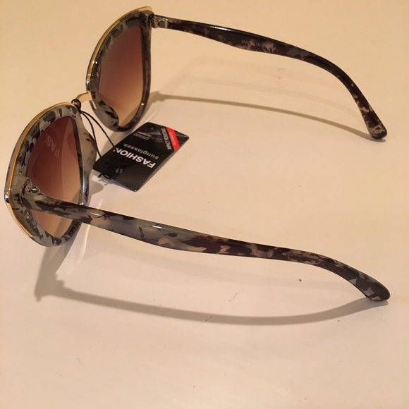 April Spirit Leopard Sunglasses - Picture 2 of 4