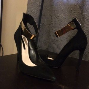 Zara Gold ankle strap heel!