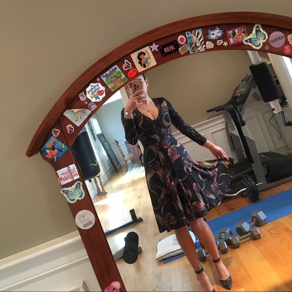 ⬇️🎀Issa London 🎀 Designer Dress - Picture 2 of 4