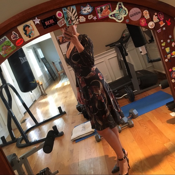 ⬇️🎀Issa London 🎀 Designer Dress - Picture 4 of 4