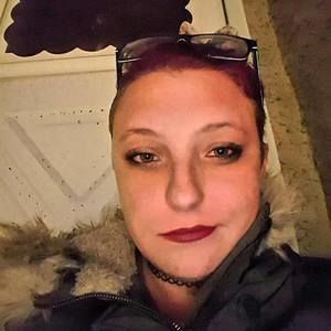 Meet your Posher, Tia