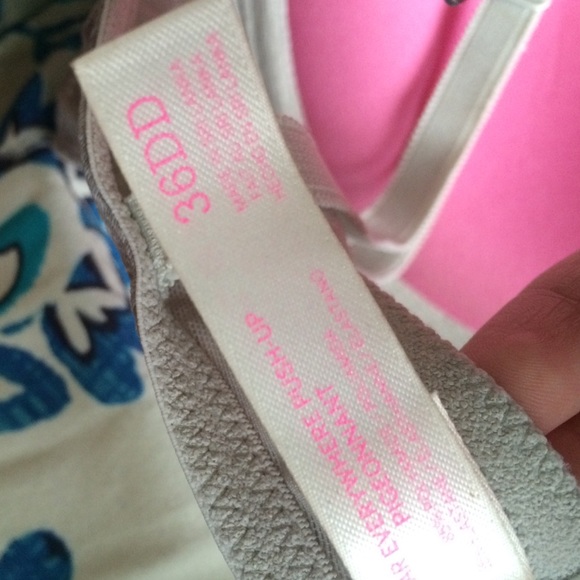 Pink by VS push-up bra - Picture 3 of 4