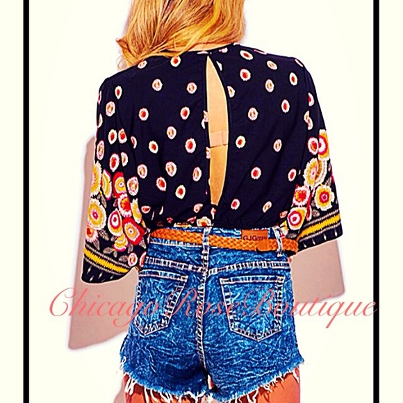 💥Floral Kimono Crop top - Picture 3 of 4