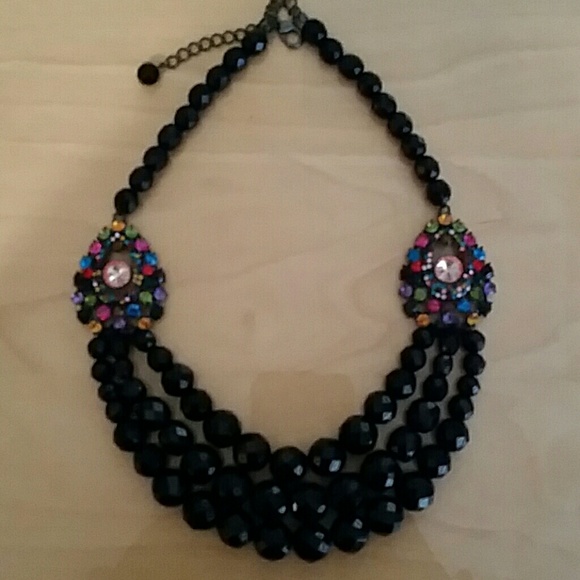 Multi color rhinestone necklace and earrings - Picture 4 of 4