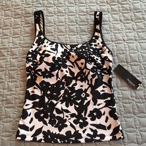 Black & white floral tankini top ☀️🌊