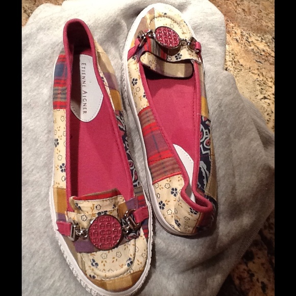 ETIENNE Aigner flat canvas shoe