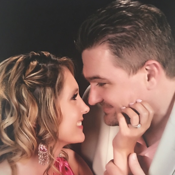 Meet your Posher, Angie! - Picture 3 of 4