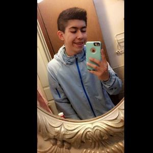 Meet your Posher, Cesar