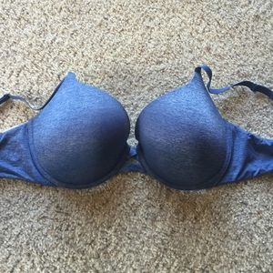 Victoria's Secret T-shirt bra size 38DD