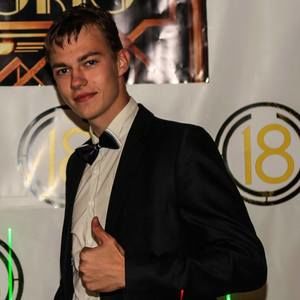 Meet your Posher, Tomas