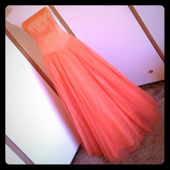 LAST DAY! Morgan & Co Orange tulle prom 7/8