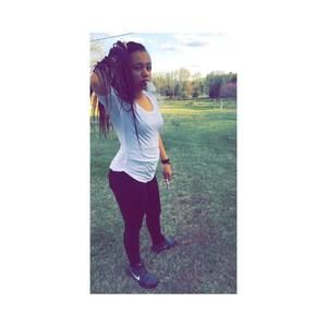 Meet your Posher, Taya