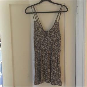BRANDY MELVILLE STRAPPY DRESS