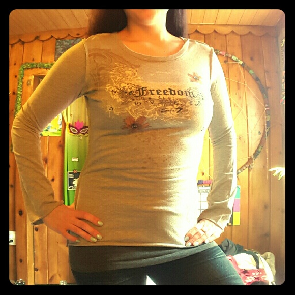 Printed gray long sleeve like new shirt