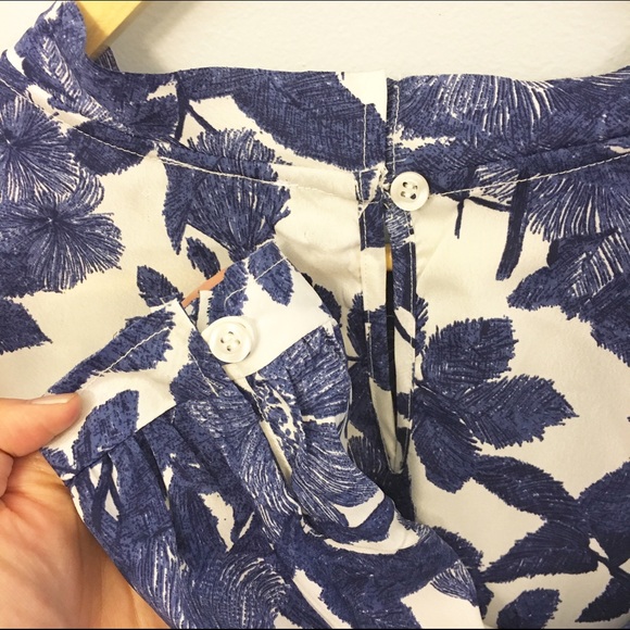 Porridge Sketched Floral Popover/ Blouse - Picture 3 of 4