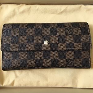 Authentic Louis Vuitton Porte Tresor International