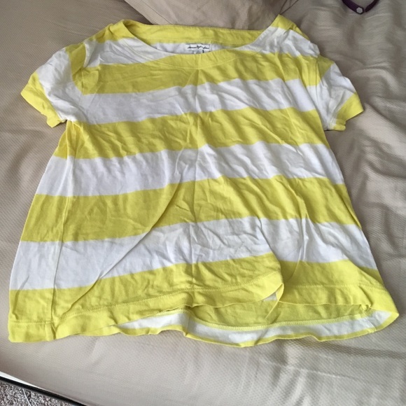 American Eagle yellow and white top