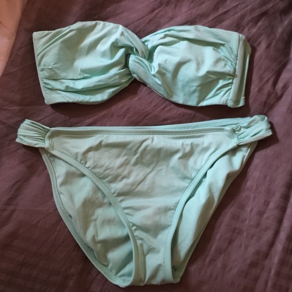 Target Medium Bandeau, Large Bottoms!
