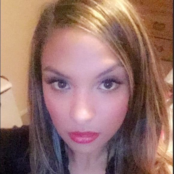 Meet your Posher, Loretta - Picture 1 of 1