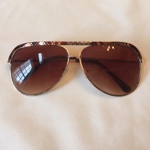 Steve Madden women's aviator style sunglasses