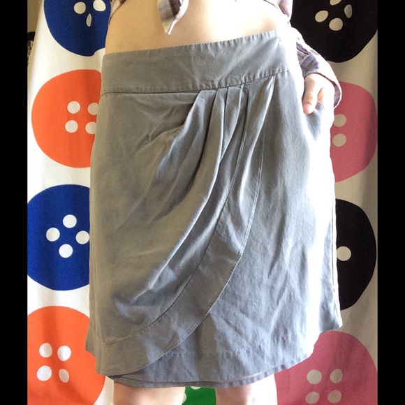GIFTED 🎁AT LOFT Silk Grey Overlap Petal Skirt - Picture 2 of 4