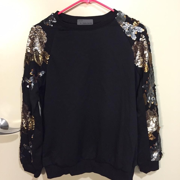 Black pullover sweater