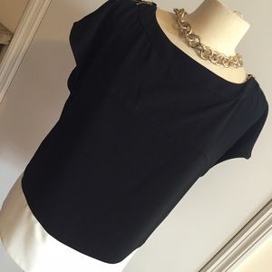 Classy black & white zipper blouse