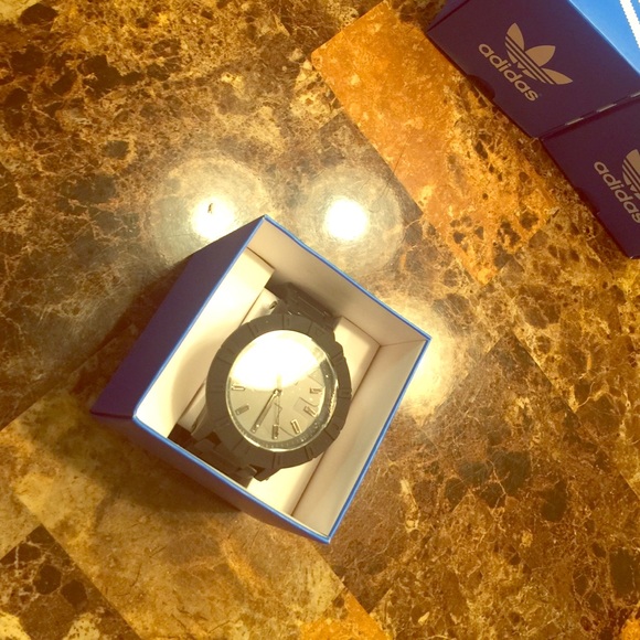Watch - Picture 1 of 2