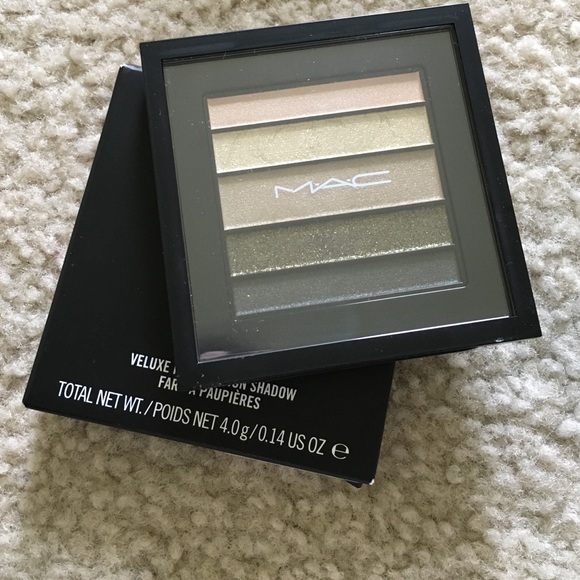Brand new Mac greenluxe veluxe pearl fusion shadow