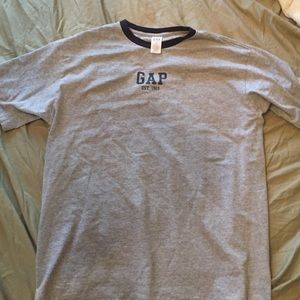 GAP t shirt