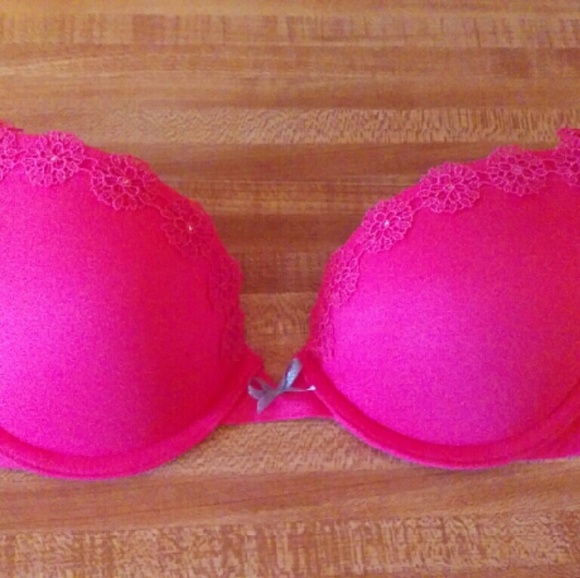 Hot pink American Eagle bra