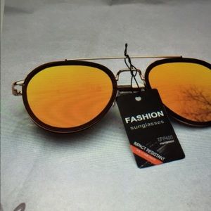 New sunglasses🦁