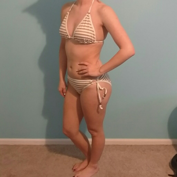 Bathing suit - Picture 3 of 4