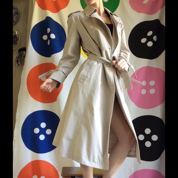 London Fog Jackets & Blazers - SALE‼️ Perfect Beige Trench Coat Sleek Sexy London Fog Jackets & Blazers - SALE‼️ Perfect Beige Trench Coat Sleek Sexy