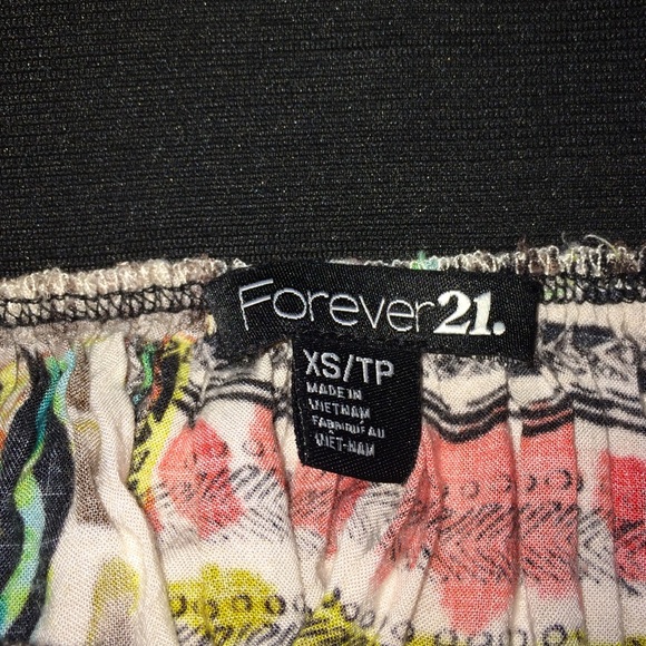 Short Forever 21 abstract skirt - Picture 2 of 2