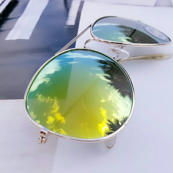 🌟SALE🌟Mirrored Aviator Sunglasses - Picture 2 of 4
