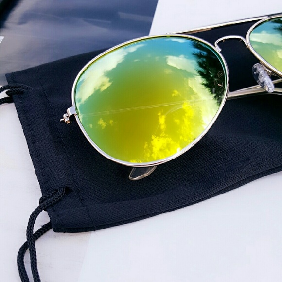 🌟SALE🌟Mirrored Aviator Sunglasses - Picture 3 of 4