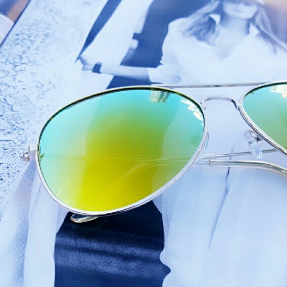🌟SALE🌟Mirrored Aviator Sunglasses - Picture 4 of 4