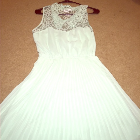 Green cocktail dress - Picture 1 of 2