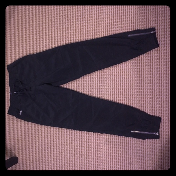 Guess jogger pants