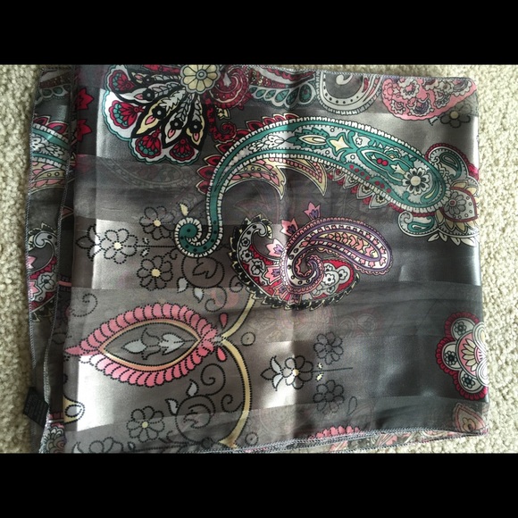 Scarf bundle - Picture 3 of 4