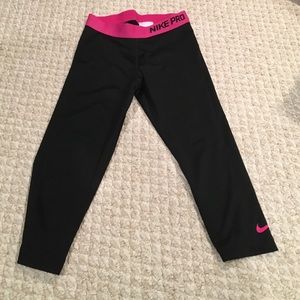 Nike pro crop dri fit leggings