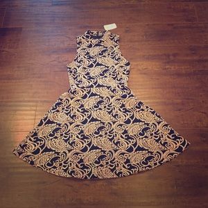 Brand new high neck skater dress from Forever 21☀️