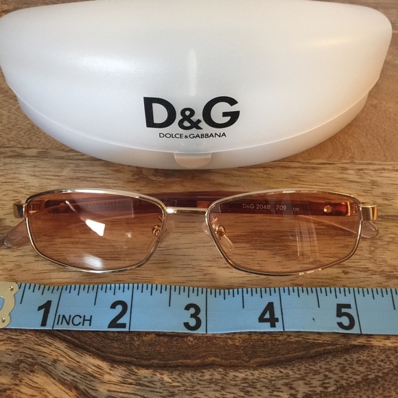D&G Rose colored sunglasses with gold frame, new. - Picture 3 of 4